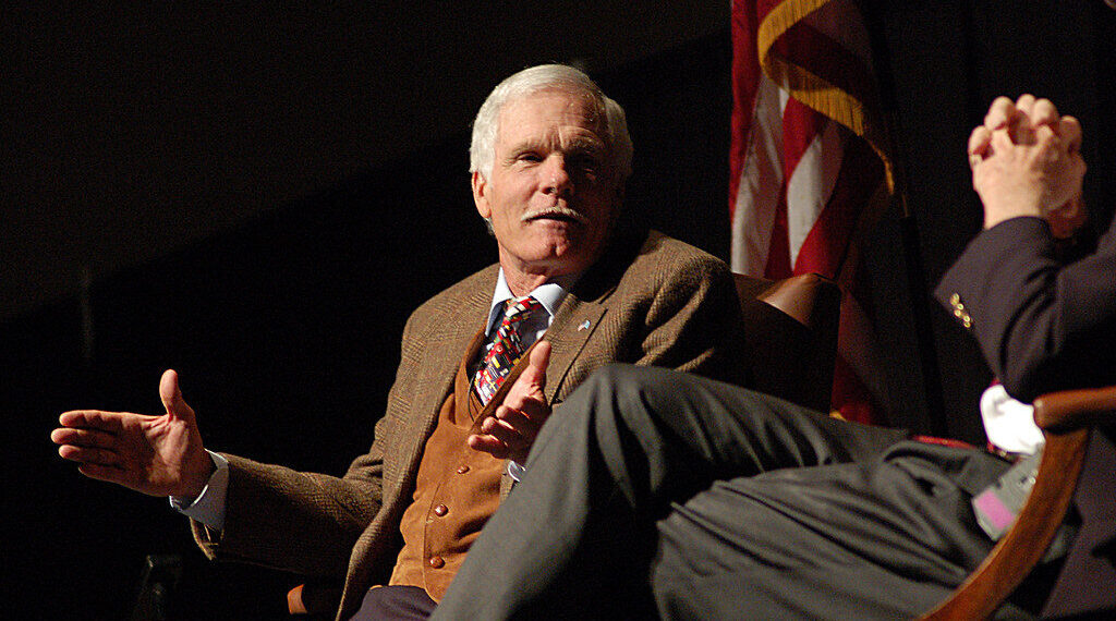 Fallece Ted Turner, el hombre que inventó las noticias como las vemos hoy