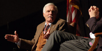 Fallece Ted Turner, el hombre que inventó las noticias como las vemos hoy