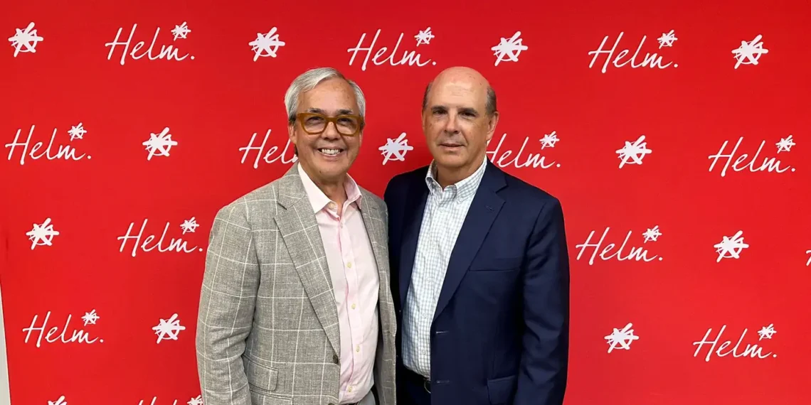 Helm Bank cierra el año con un cóctel navideño en Orlando