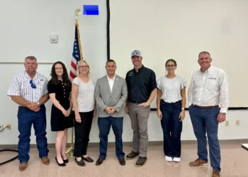 Congresista Darren Soto exige acción federal ante suspensión de beneficios SNAP